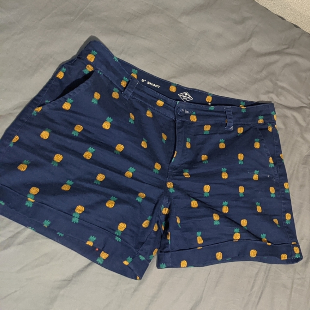 PINEAPPLE PRINT SHORTS